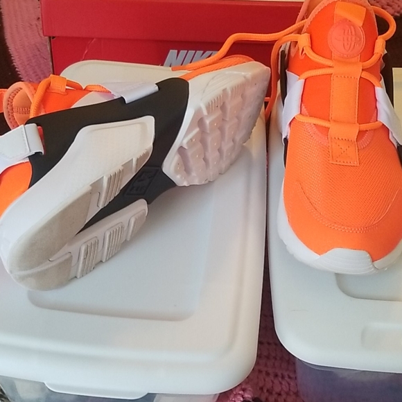 Nike Air Huarache City Low - Picture 3 of 4